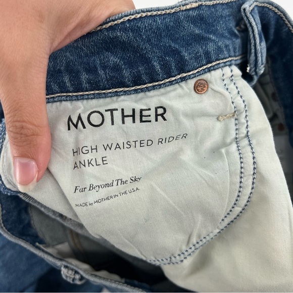 Mother High Waisted Rider Distressed Ankle Jeans in Far Beyond the Sky 28 - Picture 7 of 10